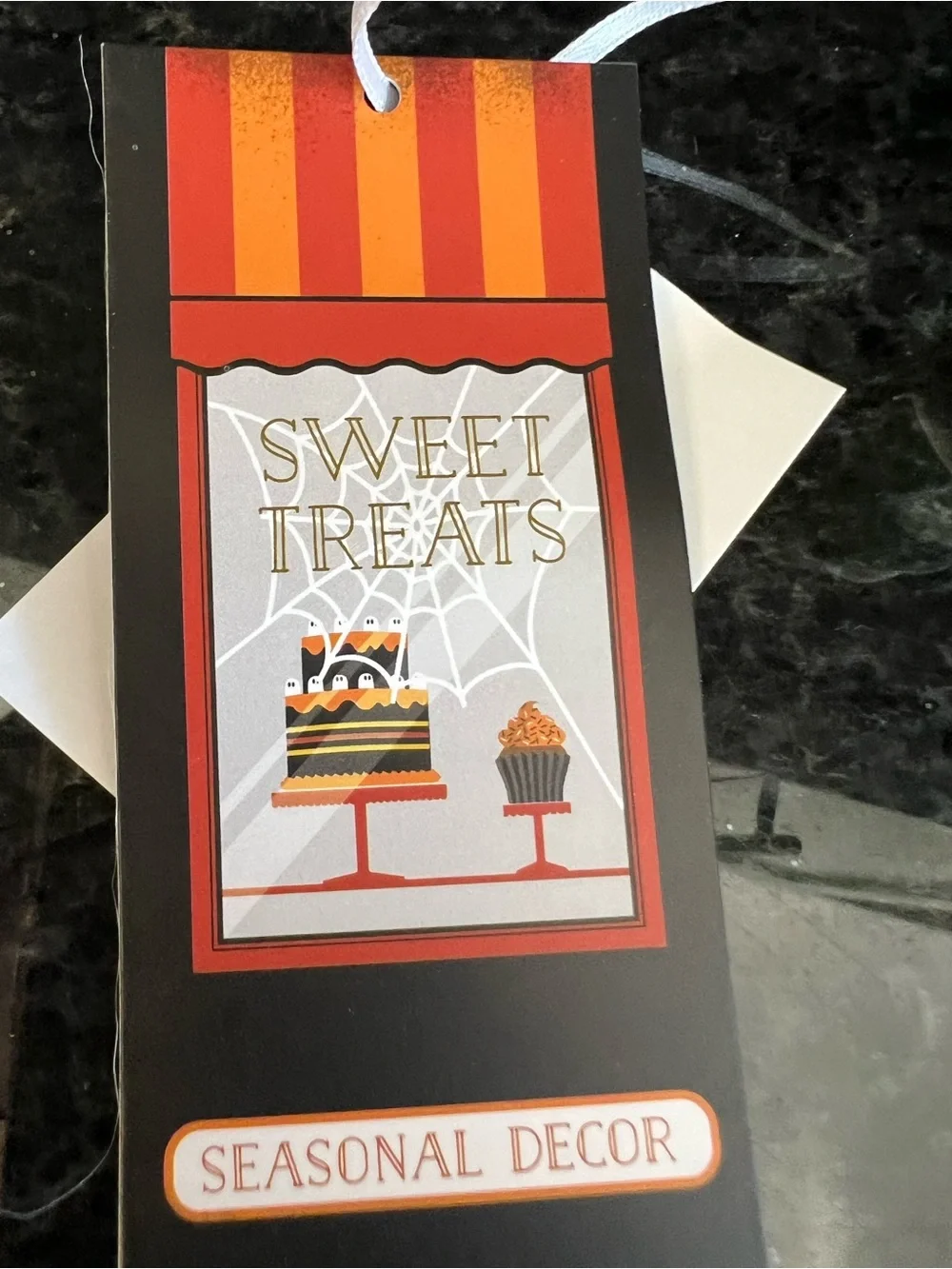 Halloween EYEBALL/BLOOD DRIP Faux Cake Decor, Very Realistic, 7 1/2 In, CUTE!!